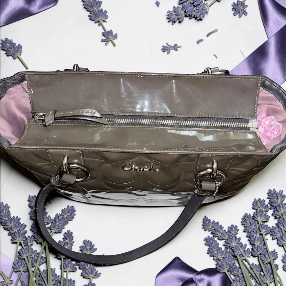 Coach 2FER Bundle Patent Leather Tote & Wallet in Dark Grey - Picture 4 of 13